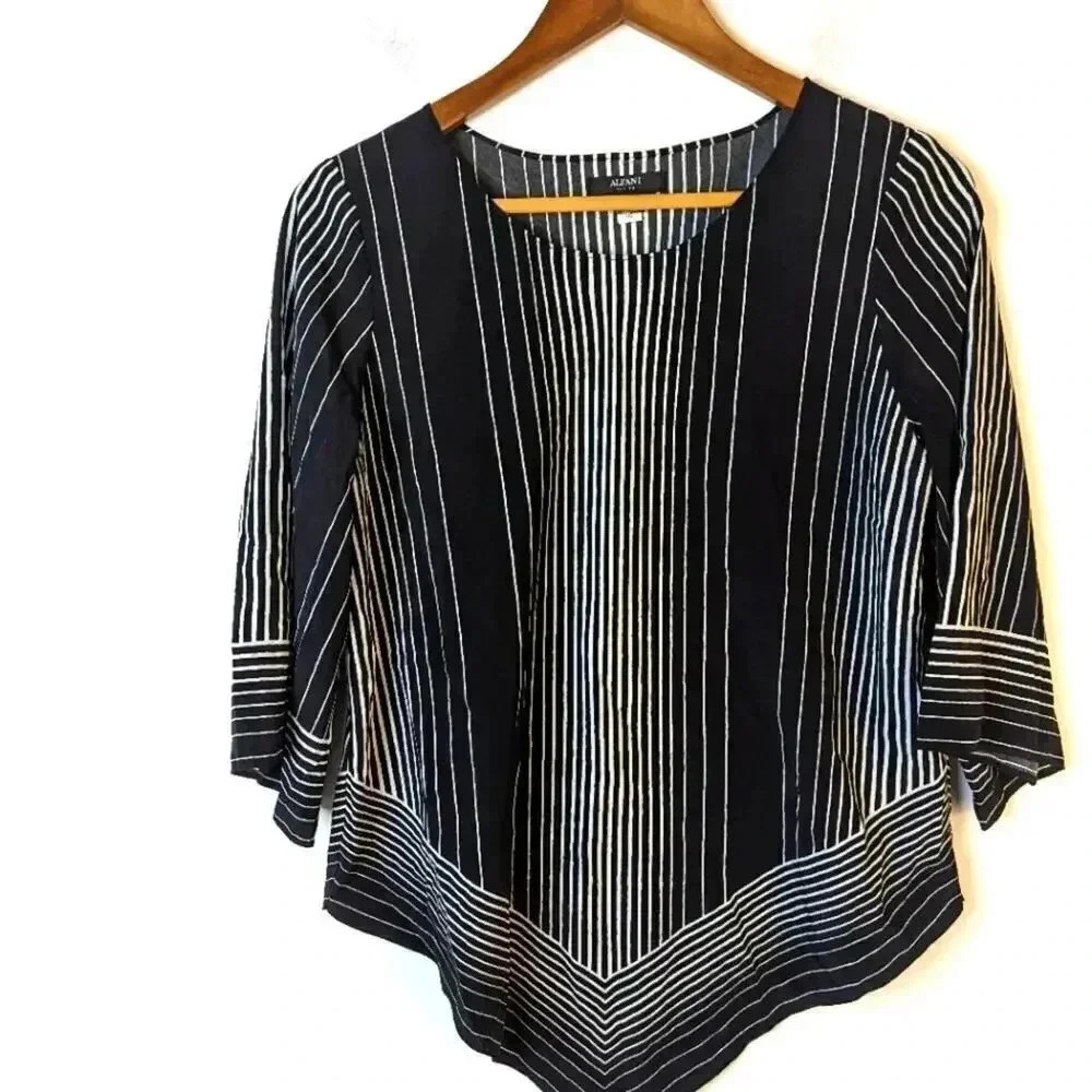 Alfani Printed Assymetrical Hem Top / Medium